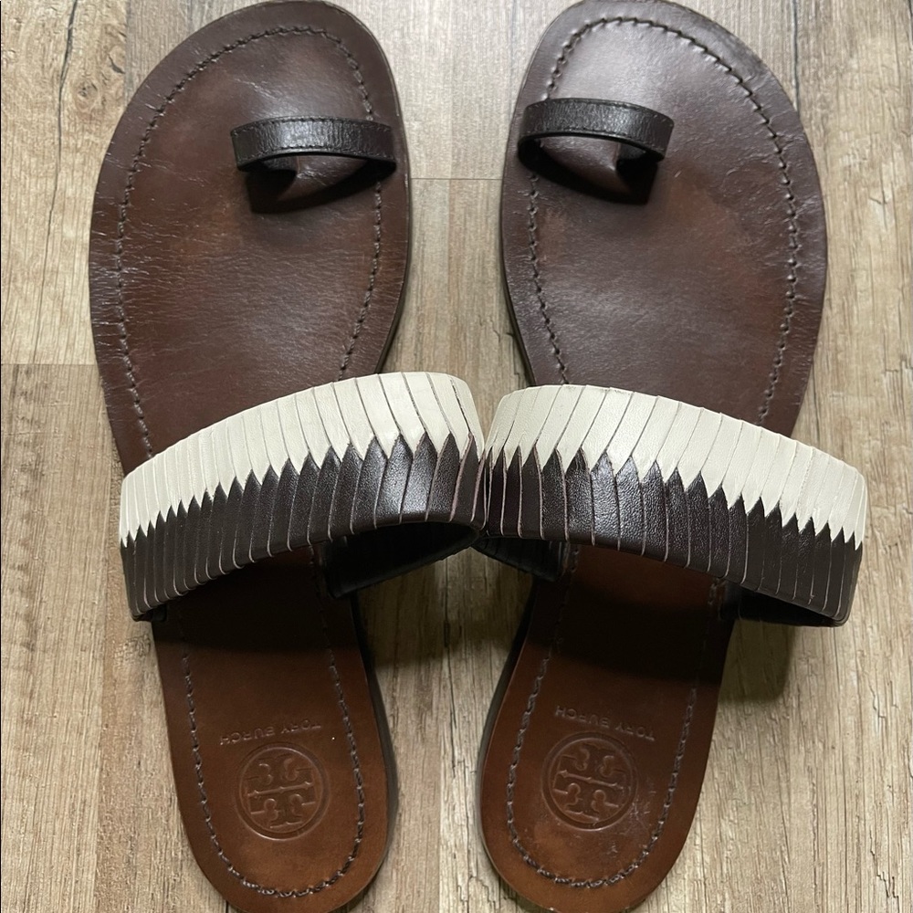 SOLD!Tory Burch Brown Ring Weave Toe Sandal Size 7